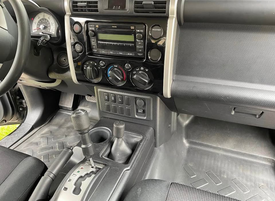2009 Toyota FJ Cruiser in Irvine, CA (photo 10)