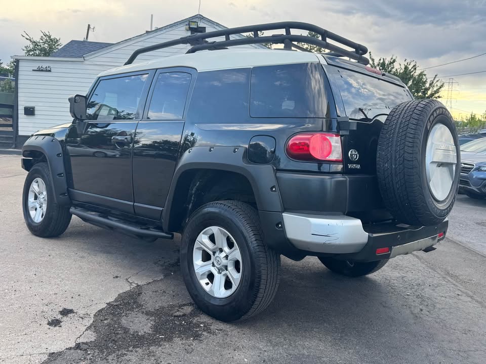 2010 Toyota FJ Cruiser · Sport Utility 2D in Denver, CO (photo 6) — photo 6