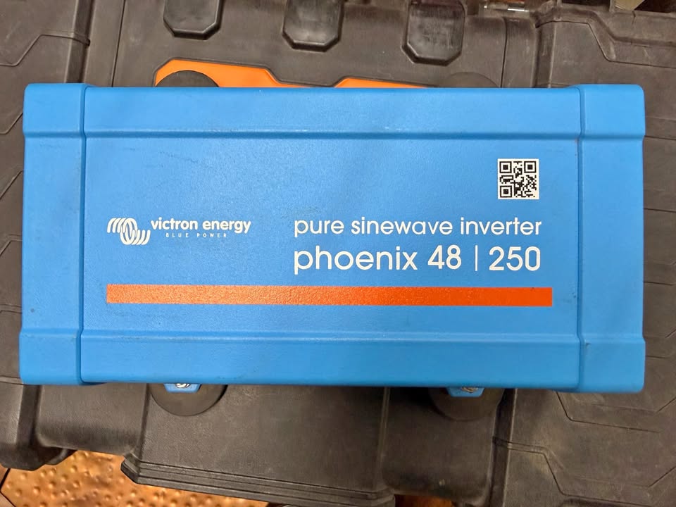 New (no box) victron phoenix 48vdc 250watt inverter in Oakland, CA (photo 1)