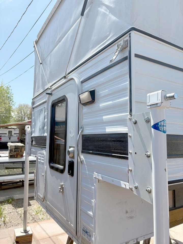 2017 Four Wheel Camper popup camper in Grand Junction, CO (photo 4) — photo 4