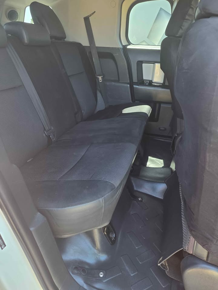 2011 Meticulously Maintained TOYOTA FJ CRUISER ONLY 151K MILES in Chandler, AZ (photo 6) — photo 6