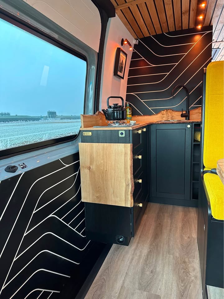 2023 Mercedes-Benz 4 person Luxury Pop Top Sprinter in La Jolla, CA (photo 4) — photo 4