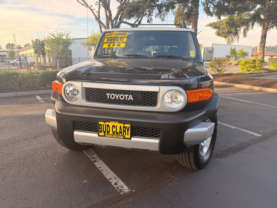 2010 Toyota FJ Cruiser · 4WD in Auburn, WA (photo 2)