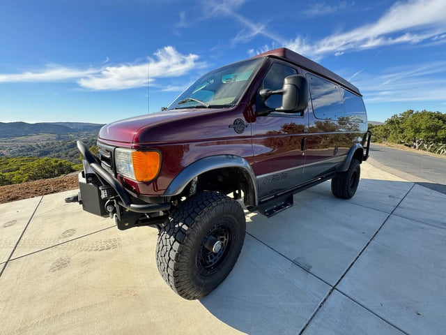 2005 Ford e350 chateau — photo 2