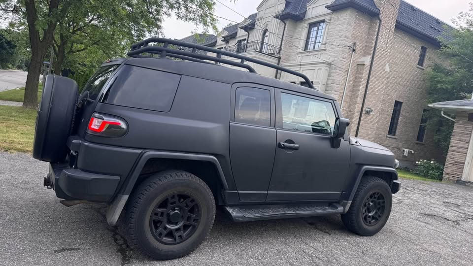 2008 Toyota FJ Cruiser in Toronto, ON (photo 5)