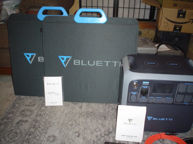 BLUETTI B230 Portable Power Station/ BLUETTI PV 200 Portable Solar Panels X 2 — photo 3