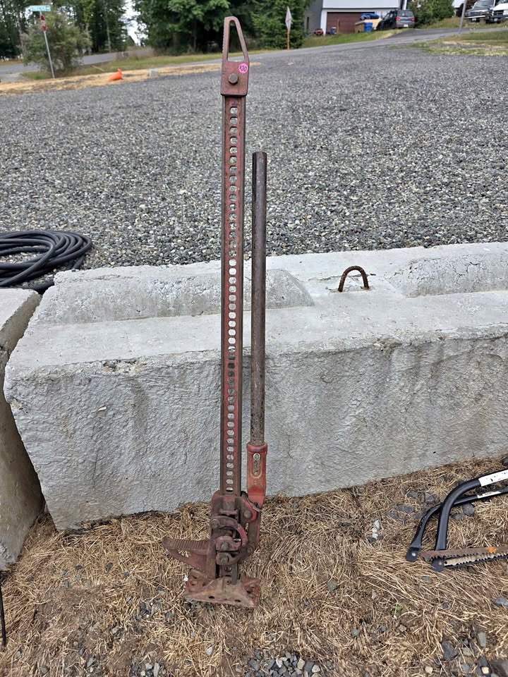 High lift jack in Castle Rock, WA (photo 1) — photo 1
