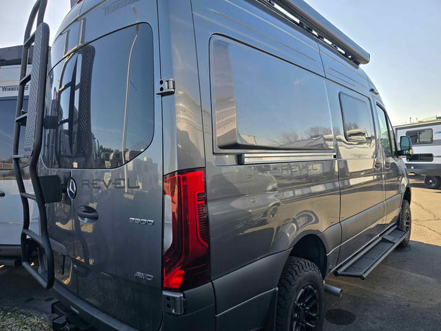 2026 Winnebago revel 44e — photo 3