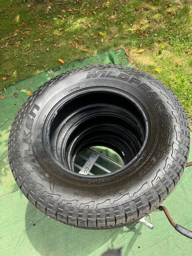 Falken WildPeak A/T3W A Tires 265/70r18 265/70/18 or 265-70-18 takeoffs in Portland, OR (photo 6) — photo 6