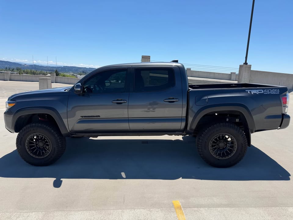 2020 Toyota Tacoma Double Cab · TRD Off-Road Pickup 4D 5 ft in Happy Valley, OR (photo 8) — photo 8