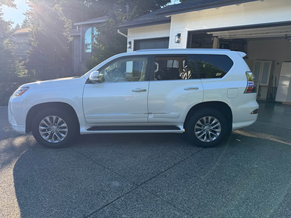 2018 Lexus GX 460 – Luxury, Reliability & Adventure | Only 50,100 Miles | $40,000 | Clean Title — photo 4