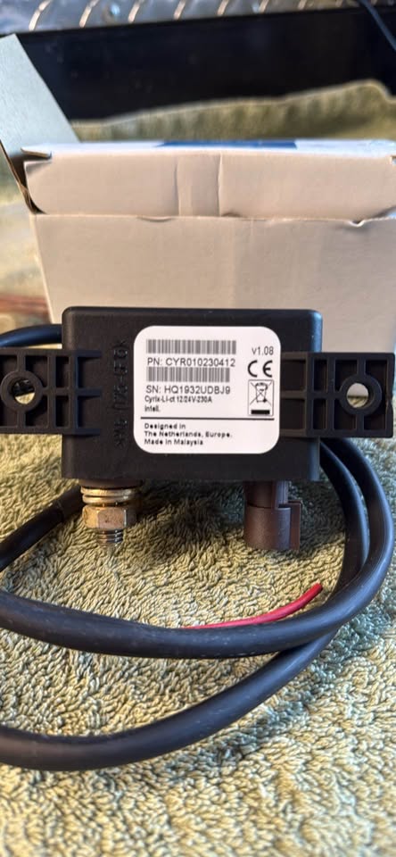 Victron Energy CYR010230010 Cyrix-ct 12/24V-230A intelligent battery combiner in Livermore, CA (photo 3)