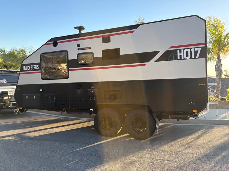 Black Series Camper HQ17 in Poway, CA (photo 10) — photo 10