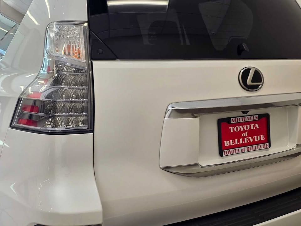 2021 Lexus GX 460 Premium w/ Premium Package in Seattle, WA (photo 6) — photo 6