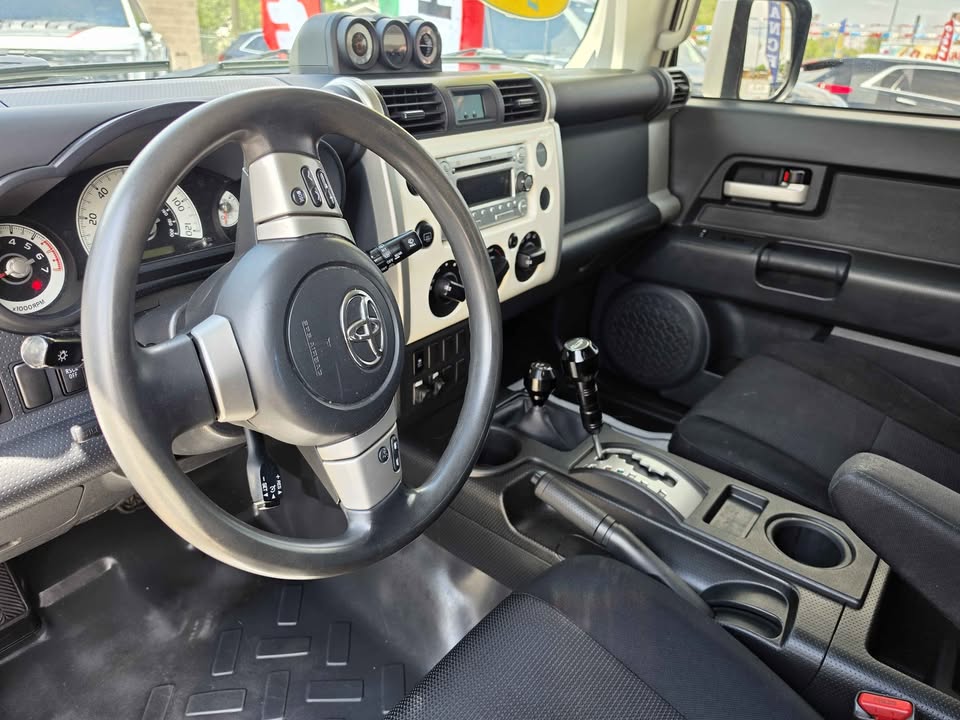 2013 Toyota FJ Cruiser · Sport Utility 2D in Denver, CO (photo 2)