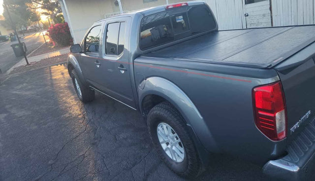 2019 Nissan Frontier Crew Cab · SV Pickup 4D 5 ft — photo 3