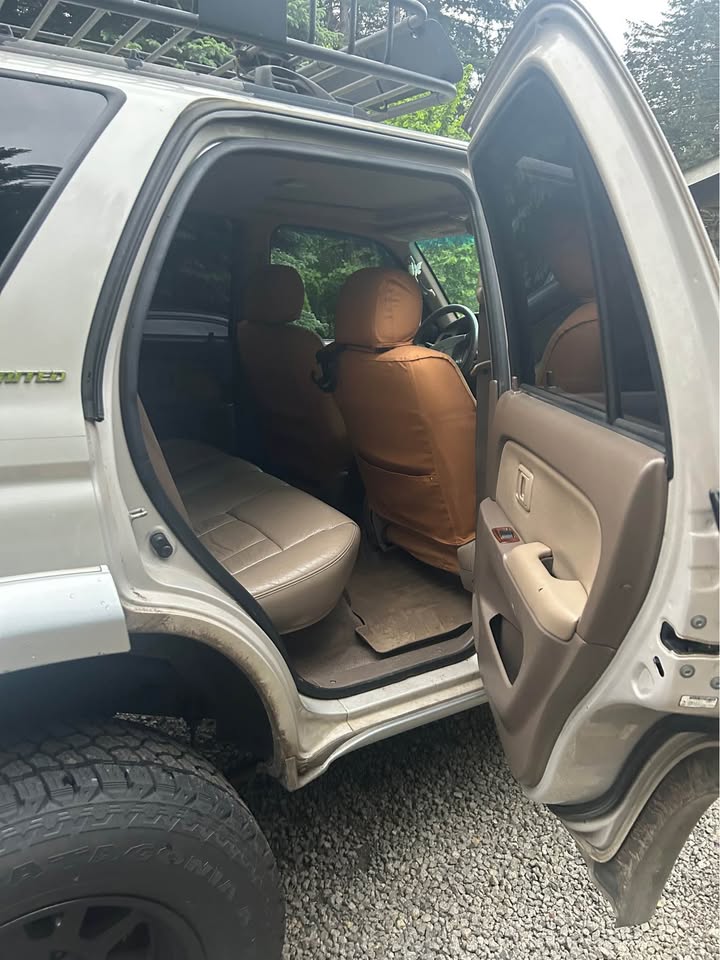 2001 Toyota 4Runner · Limited Sport Utility 4D in Oregon City, OR (photo 9) — photo 9