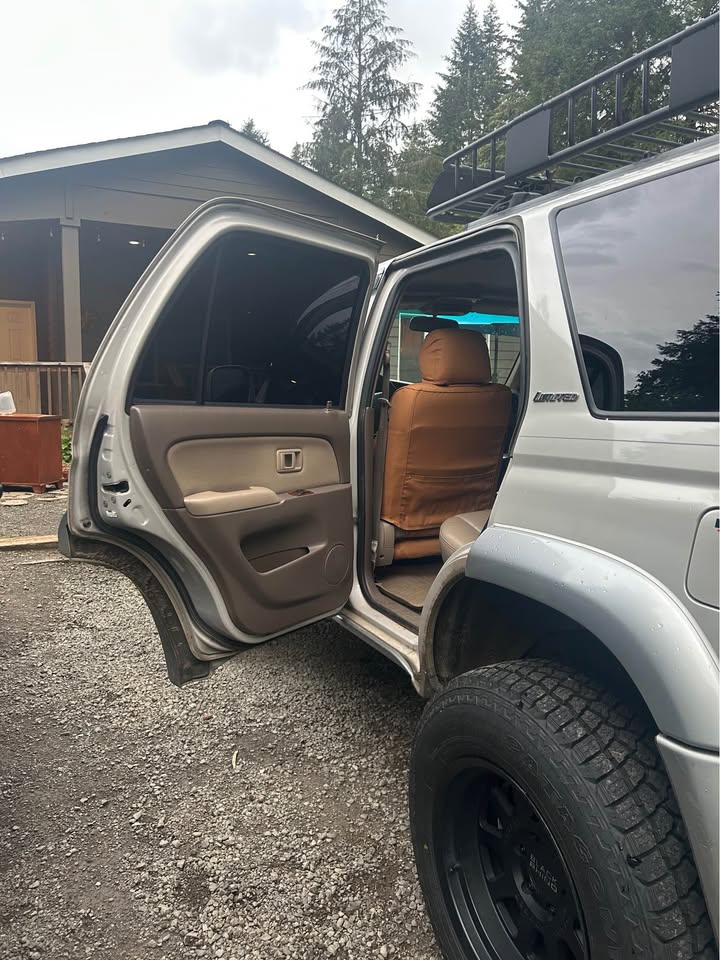 2001 Toyota 4Runner · Limited Sport Utility 4D in Oregon City, OR (photo 11) — photo 11