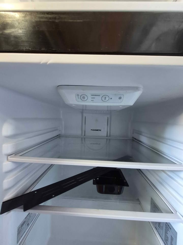 Dometic 12v refrigerator in Spokane, WA (photo 4) — photo 4
