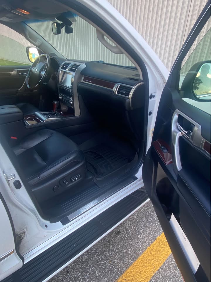 2014 Lexus GX in Mississauga, ON (photo 3)