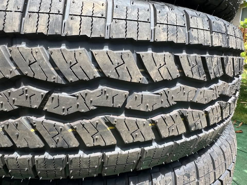 Falken WildPeak A/T3W A Tires 265/70r18 265/70/18 or 265-70-18 takeoffs in Portland, OR (photo 4) — photo 4
