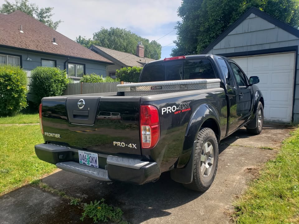 2011 Nissan frontier pro-4x in Portland, OR (photo 5) — photo 5
