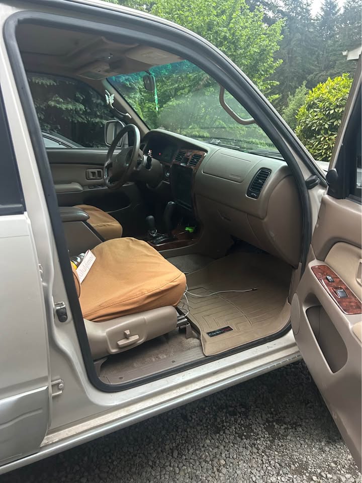 2001 Toyota 4Runner · Limited Sport Utility 4D in Oregon City, OR (photo 12) — photo 12