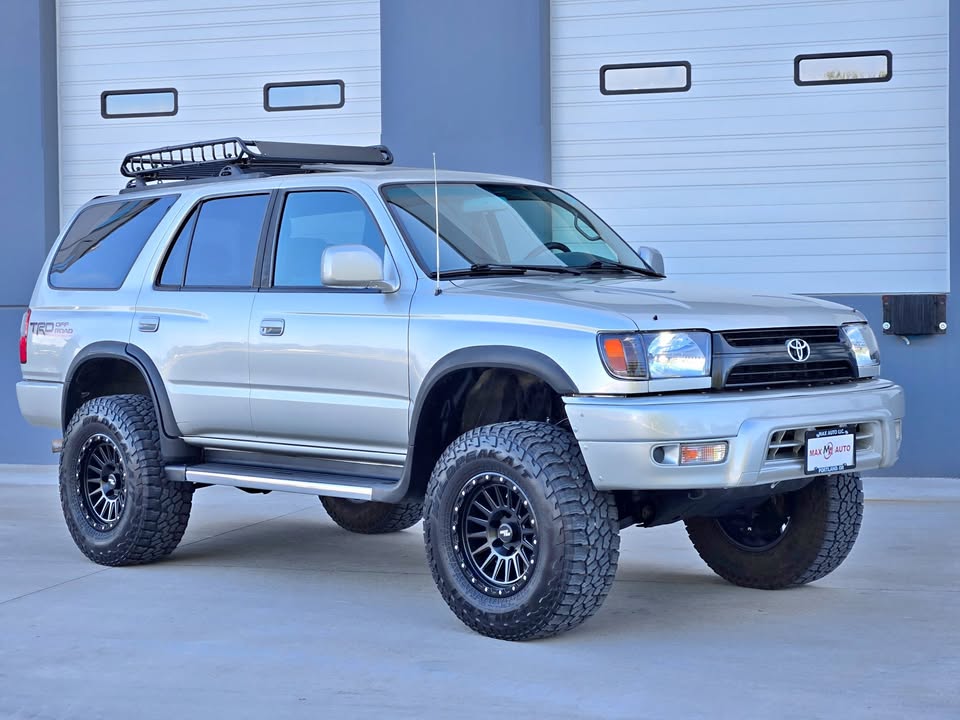 2000 Toyota 4RUNNER SR5 4WD AUTO in Vancouver, WA (photo 1)