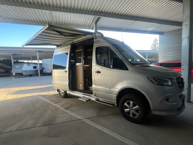 Airstream Mercedes Sprinter- 4x4 luxury camper van, off grid package — photo 3