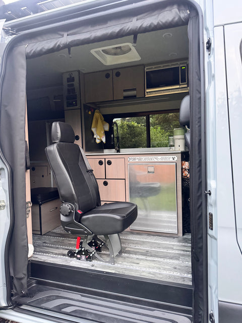 Off-Grid 2022 Sprinter 4x4 "BAM" [ Family and pet friendly — photo 5