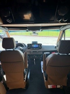  cup holders — photo 11