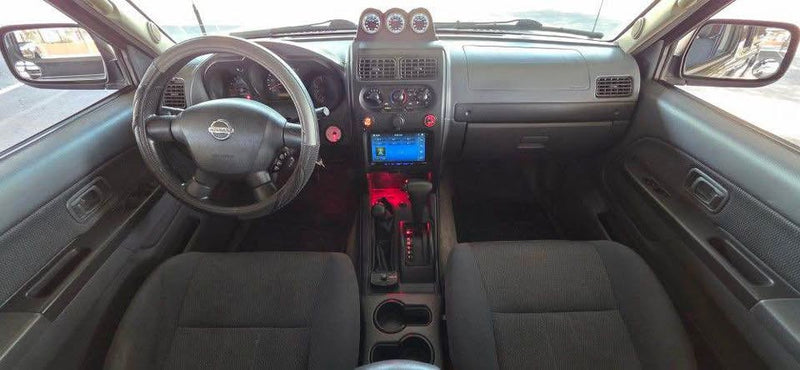 2002 Nissan Frontier Crew Cab · XE Pickup 4D 6 ft — photo 4