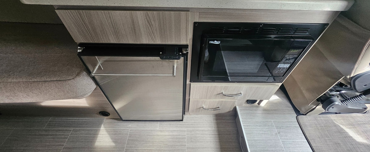  overhead cabinets — photo 8