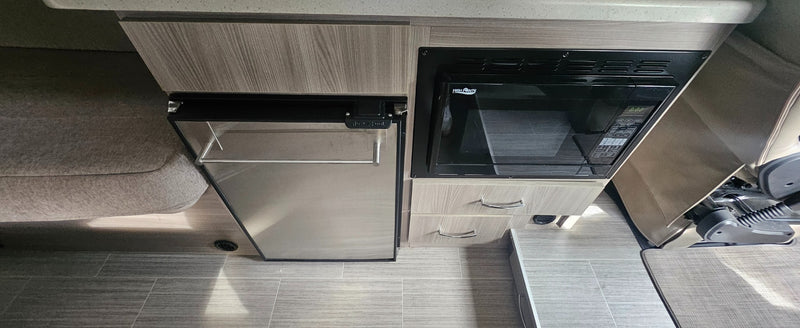  overhead cabinets — photo 8