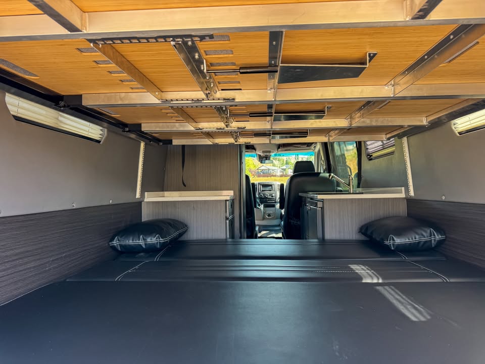 2018 Mercedes-Benz Sprinter 3500XD 4x4 2018 mercedes sprinter 3500xd 4x4 sportsmobile camper van in Eagle, CO (photo 9)
