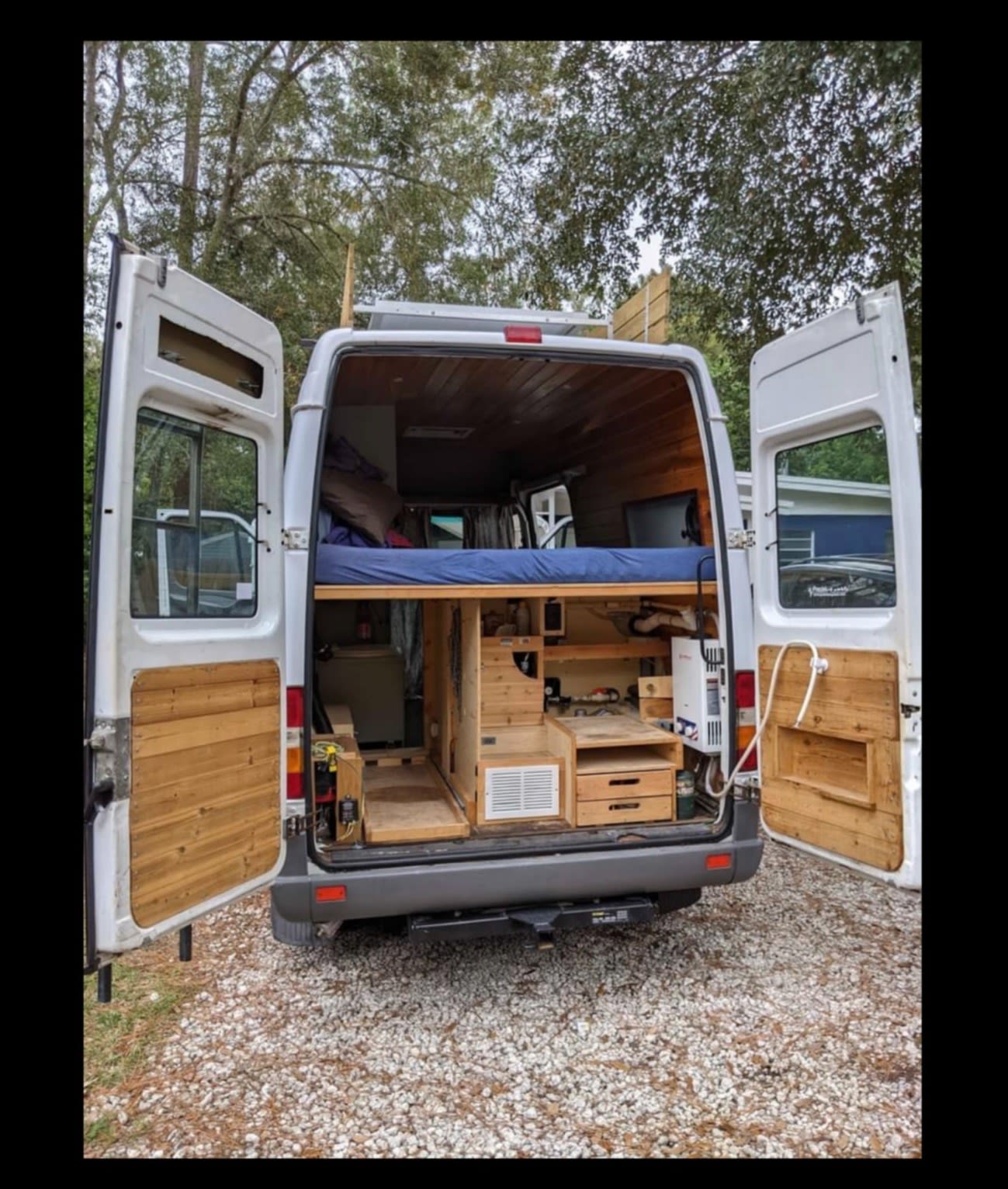 Winter sprinter van — photo 6