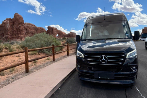 2025 Mercedes Ultimate Coach: 10 Seats, Wi-Fi, Bath, Smart TV — photo 2