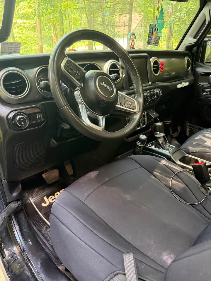 2023 Jeep Gladiator · Overland Pickup 4D 5 ft (photo 6) — photo 6
