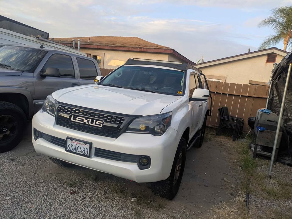 2011 Lexus GX · GX 460 Luxury Sport Utility 4D in National City, CA (photo 3)