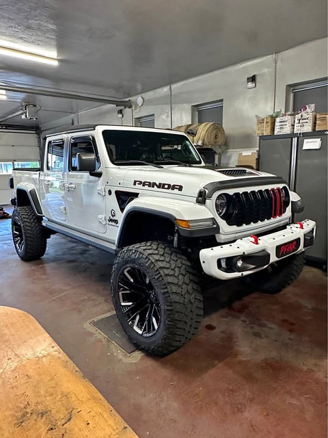 2020 Jeep Gladiator · Overland Pickup 4D 5 ft