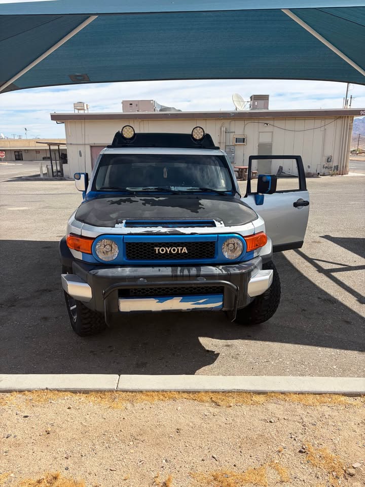 2007 Toyota FJ Cruiser · Sport Utility 2D in Barstow, CA (photo 4) — photo 4