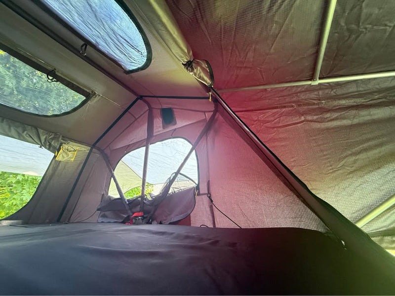 Smittybilt XL soft shell roof top tent in Newark, OH (photo 6) — photo 6