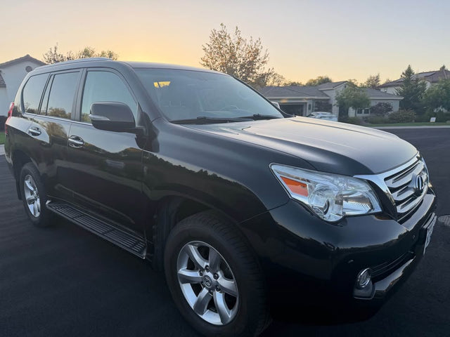 2011 Lexus GX · GX 460 Luxury Sport Utility 4D — photo 2