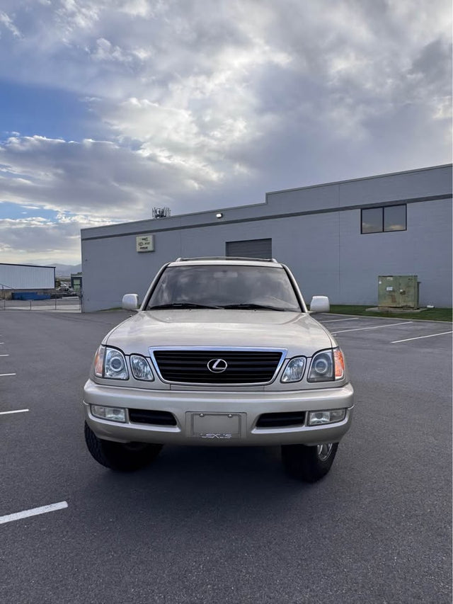 2002 Lexus LX · LX 470 Sport Utility 4D — photo 2