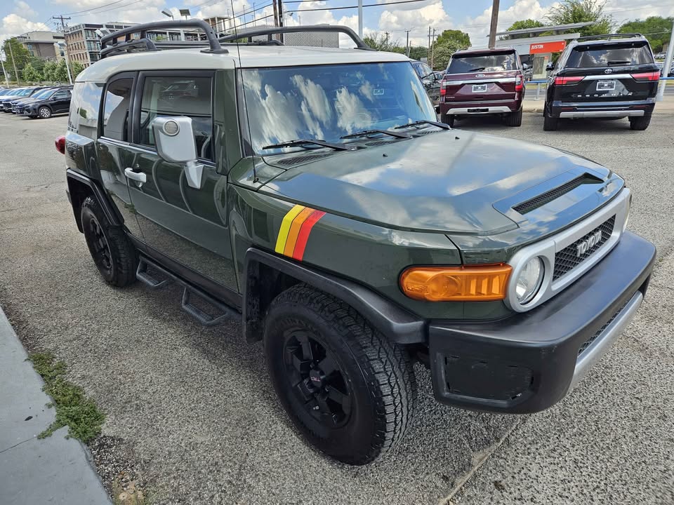 2012 Toyota FJ Cruiser · Sport Utility 2D (photo 3) — photo 3