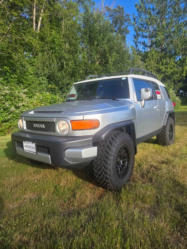 2008 Toyota FJ Cruiser · Sport Utility 2D — photo 2