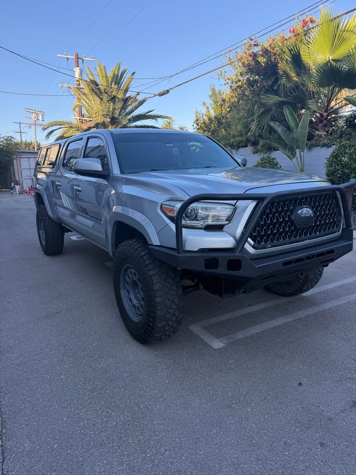 Toyota Tacoma TRD Off-road 2019 - 4x4 in Manhattan Beach, CA (photo 7) — photo 7