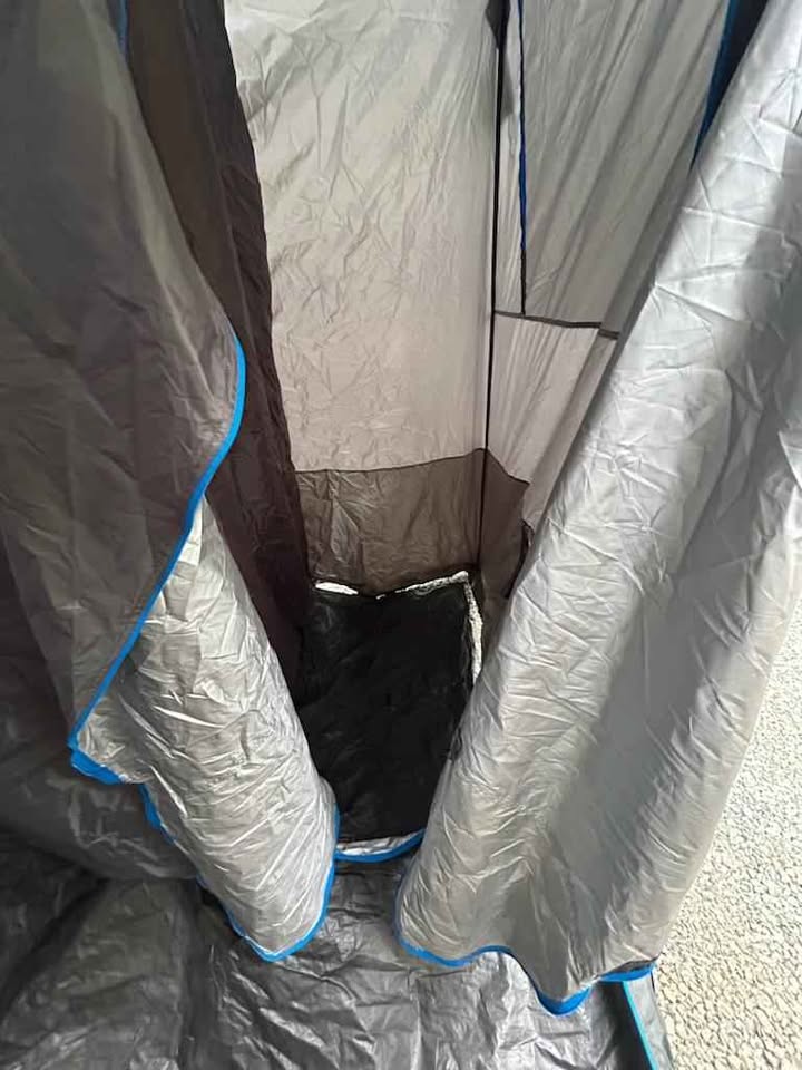 Joolca double shower stall pop-up tent in Auburn, CA (photo 5) — photo 5