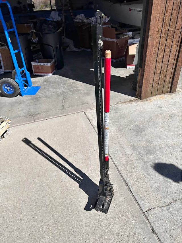 Hi-Lift 48" All-Cast Farm Jack (Model HL-484) - Excellent Condition in Jackson, WY (photo 1)