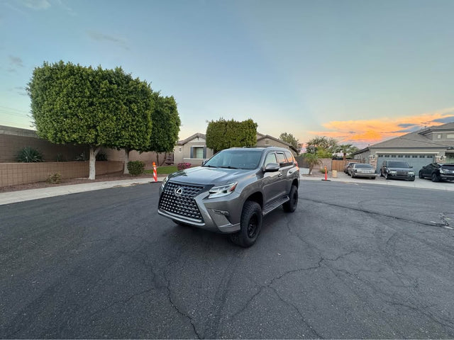 2010 Lexus GX — photo 2